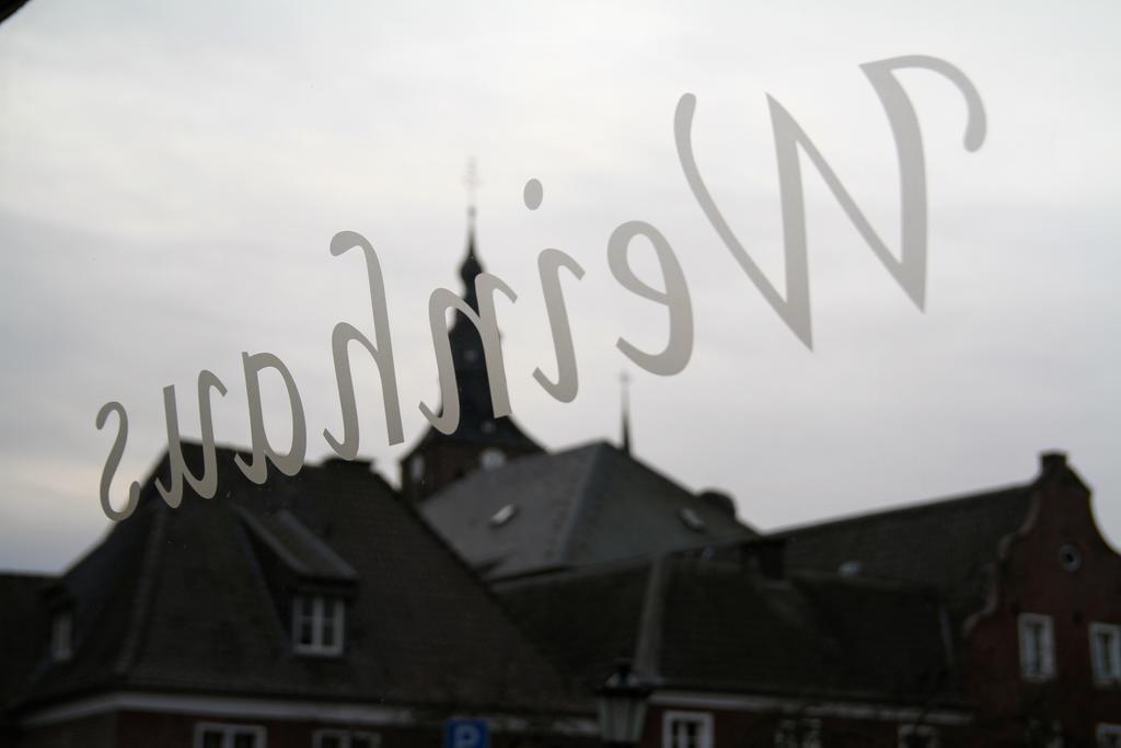 Gast-Und Weinhaus Zwiebelturm Kerken Екстериор снимка